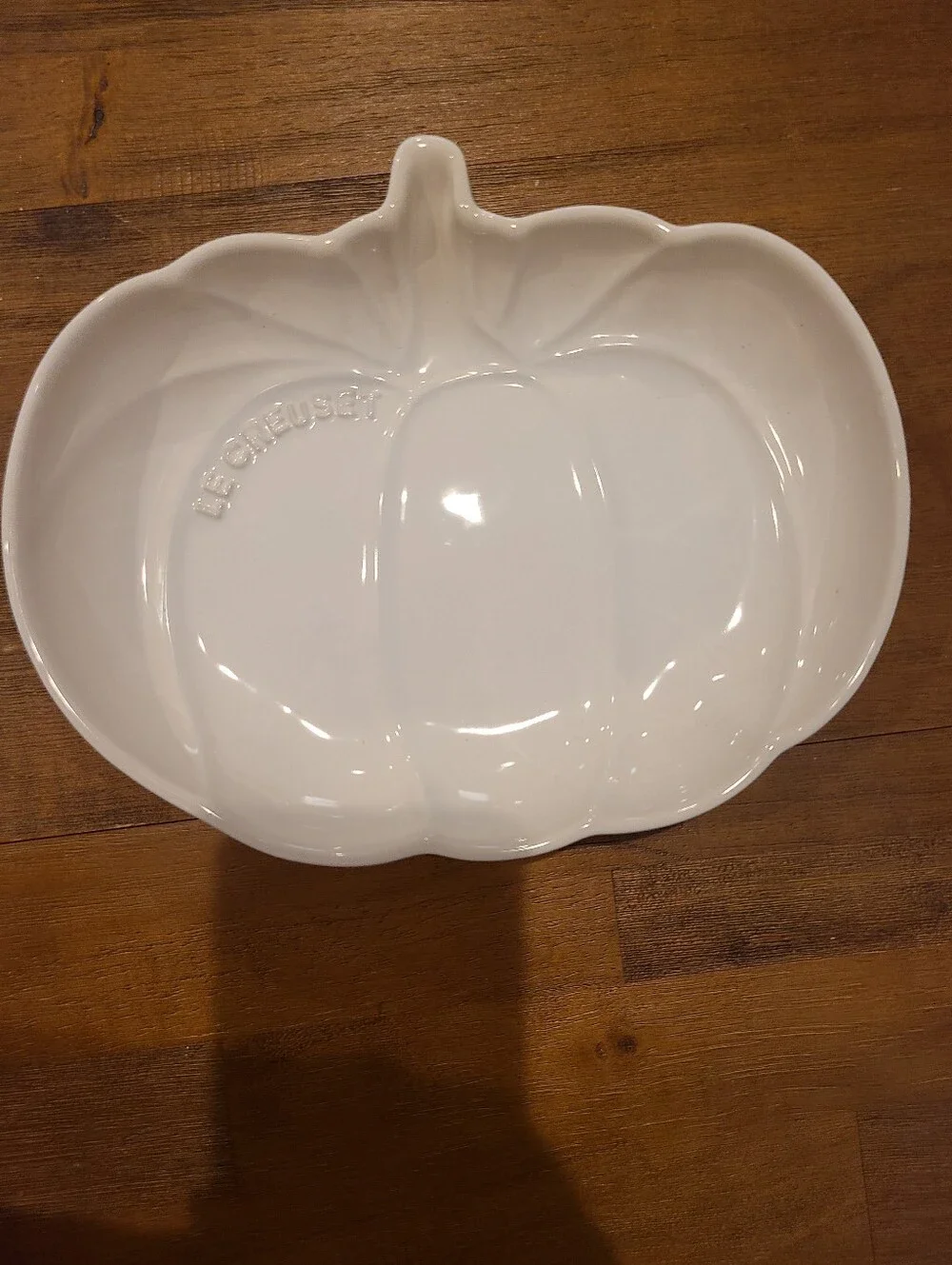 Le Creuset Meringue Medium Pumpkin Stoneware Dish - Picture 1 of 5